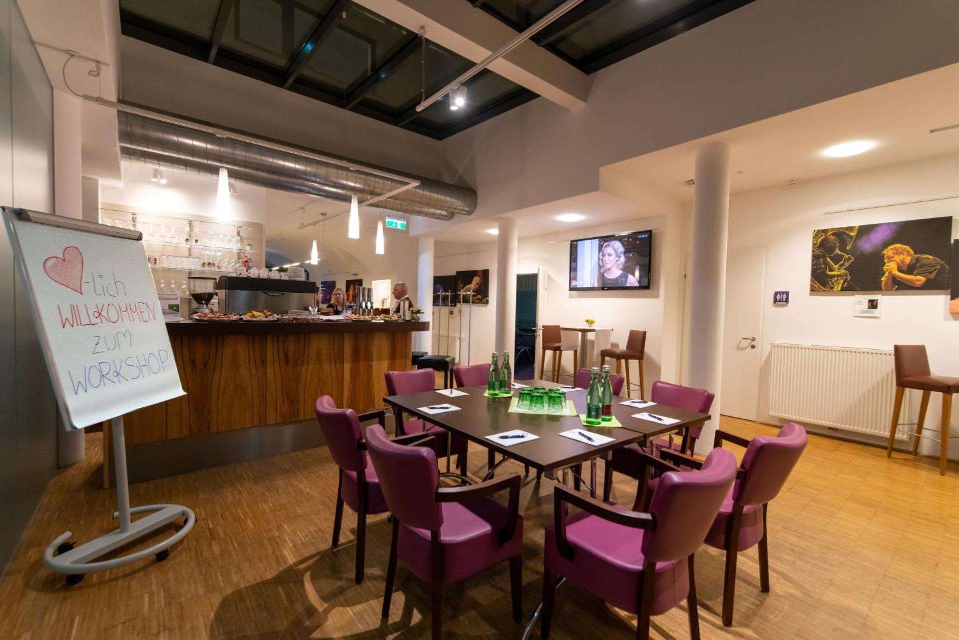 Meeting/conference room