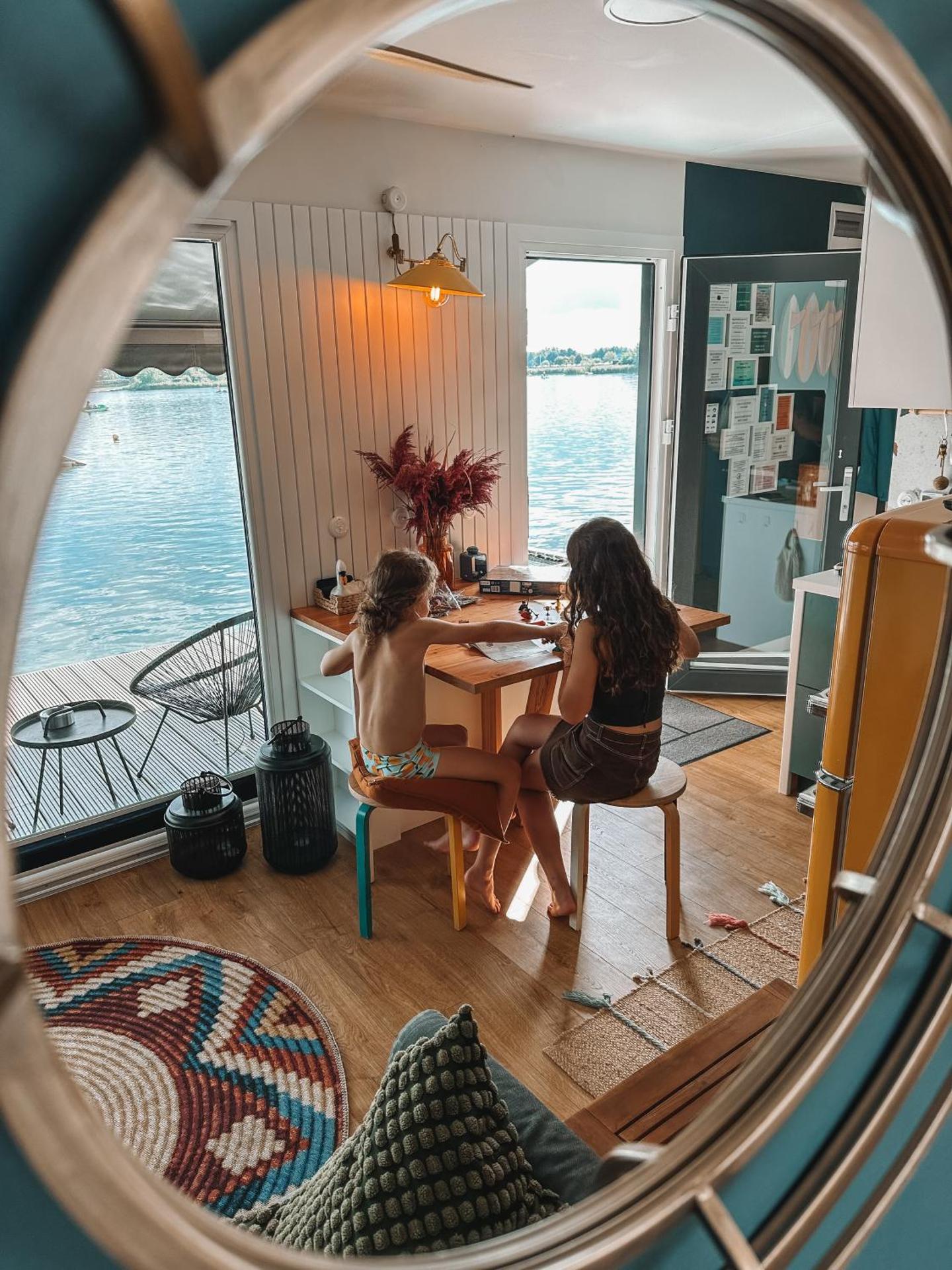 Costa del Kryspi Całoroczne Domy na Wodzie