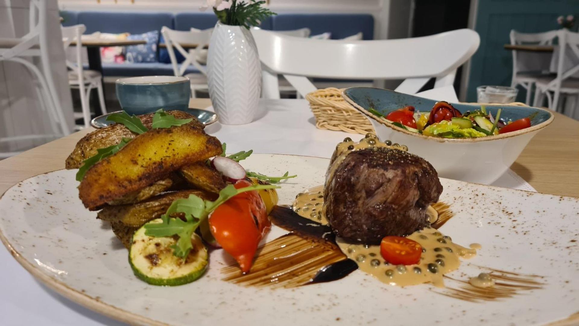 Restaurant/places to eat