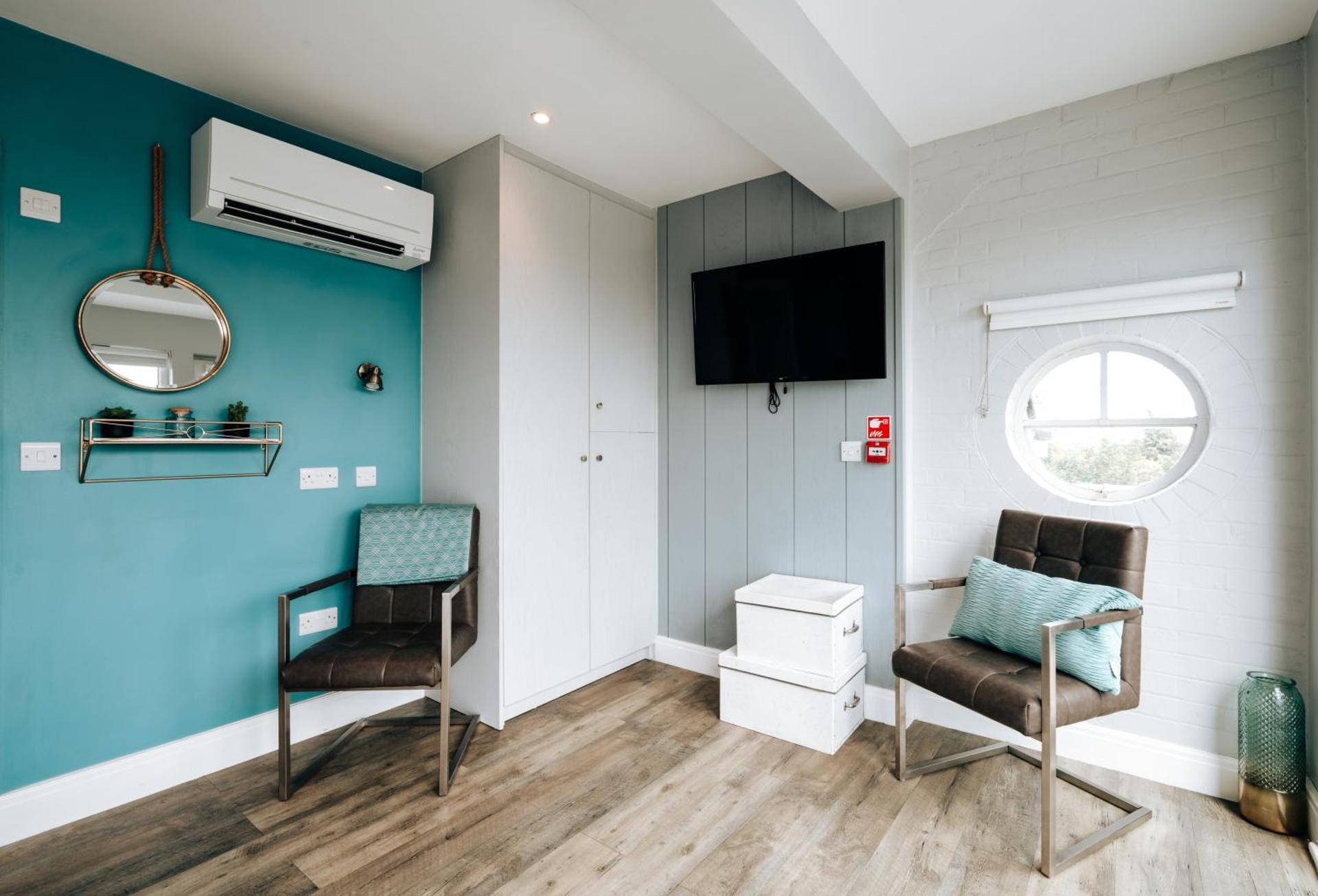 Cliff Cottage - Luxurious Seaview Retreat