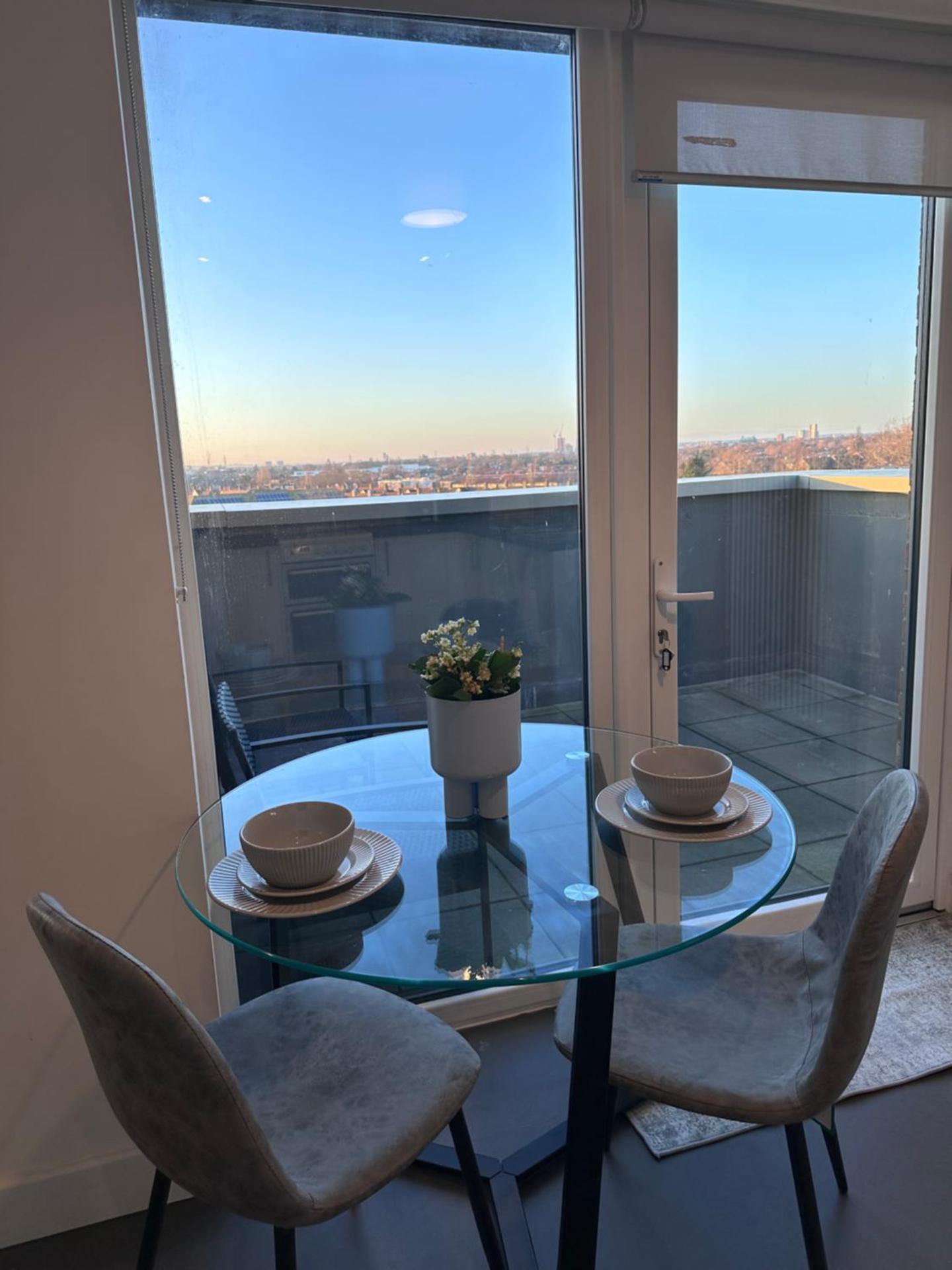 Beautiful 1 Bd Top floor Terraced Apartment