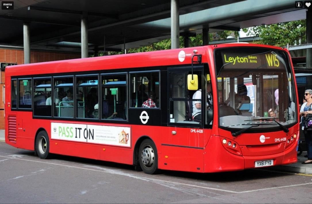 Huge 6 Beds House in Zone 2 London-MobileRateOffers-Families-Leisure-Parking-WiFi-PoolTable-Netflix-Sleeps15!