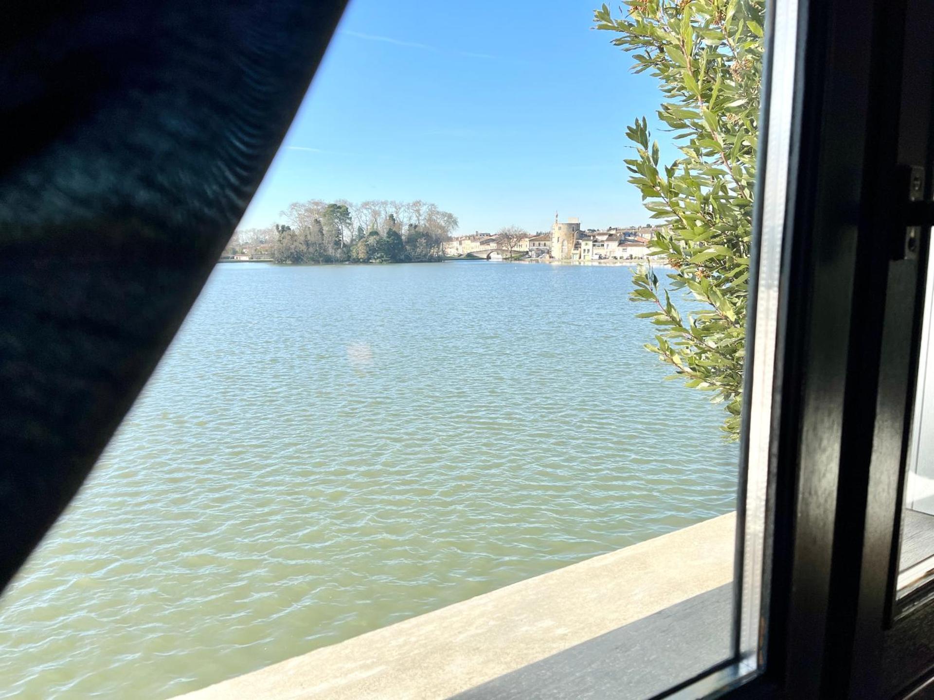 Le bassin - Vue canal du midi avec climatisation et garage