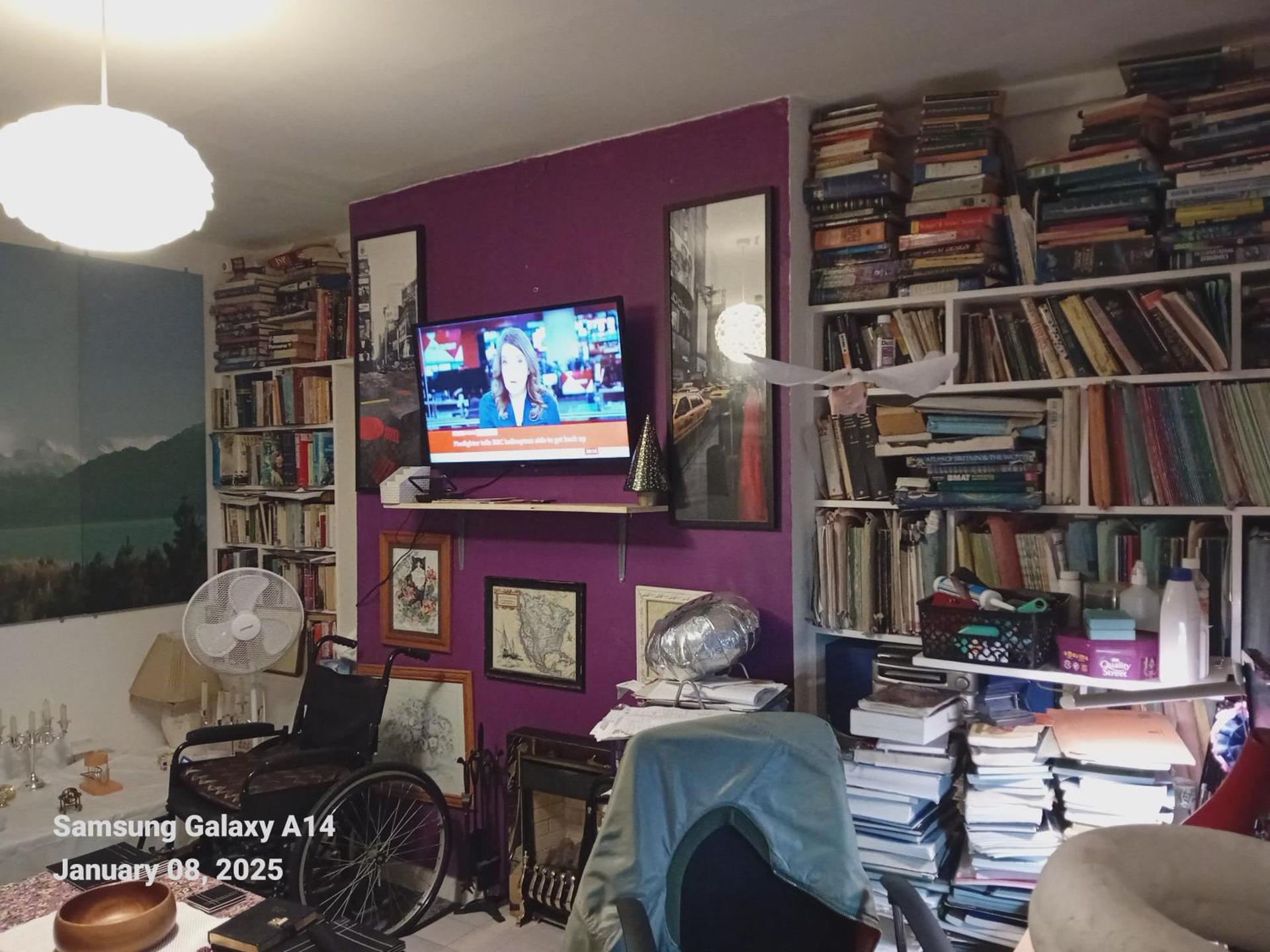 Communal lounge/ TV room