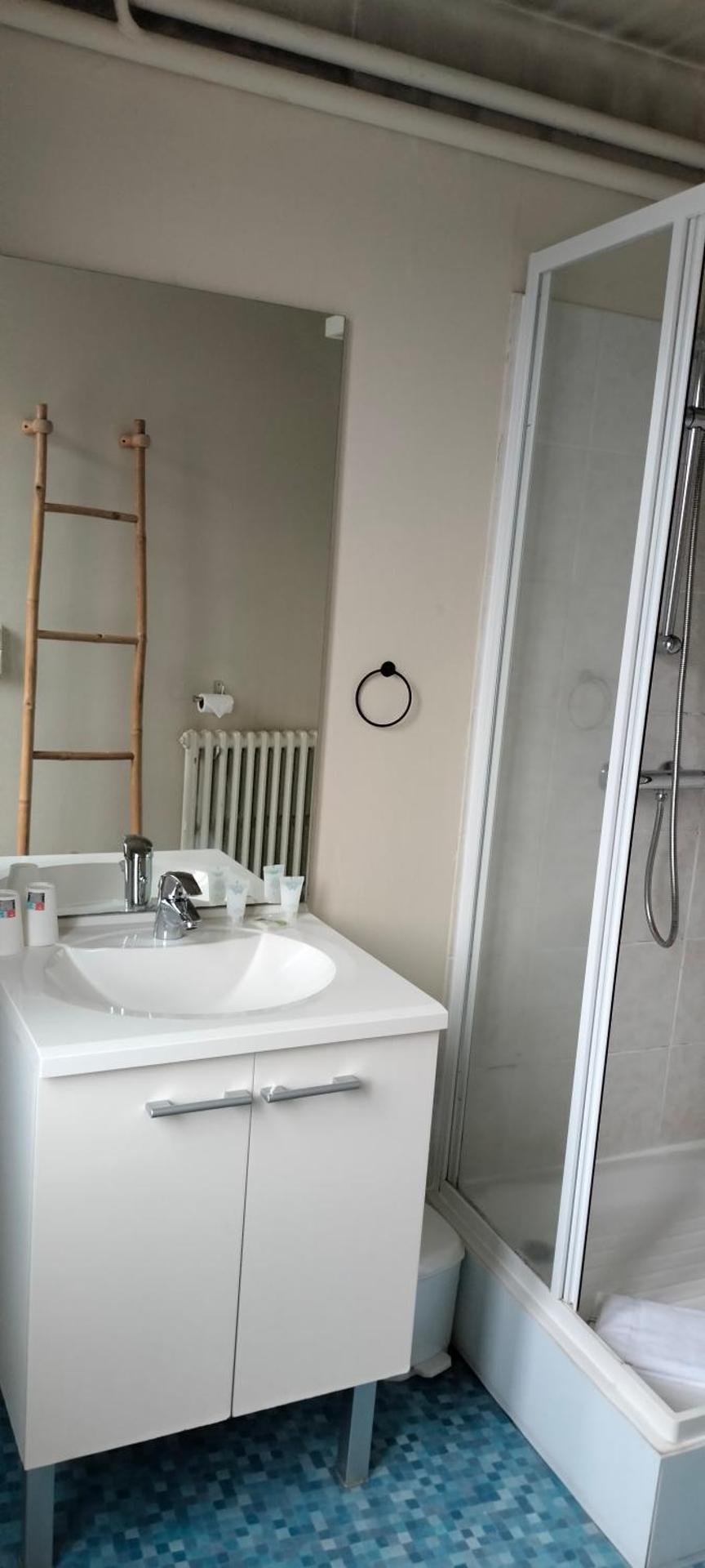 Family Room (2 Adults + 2 Children)