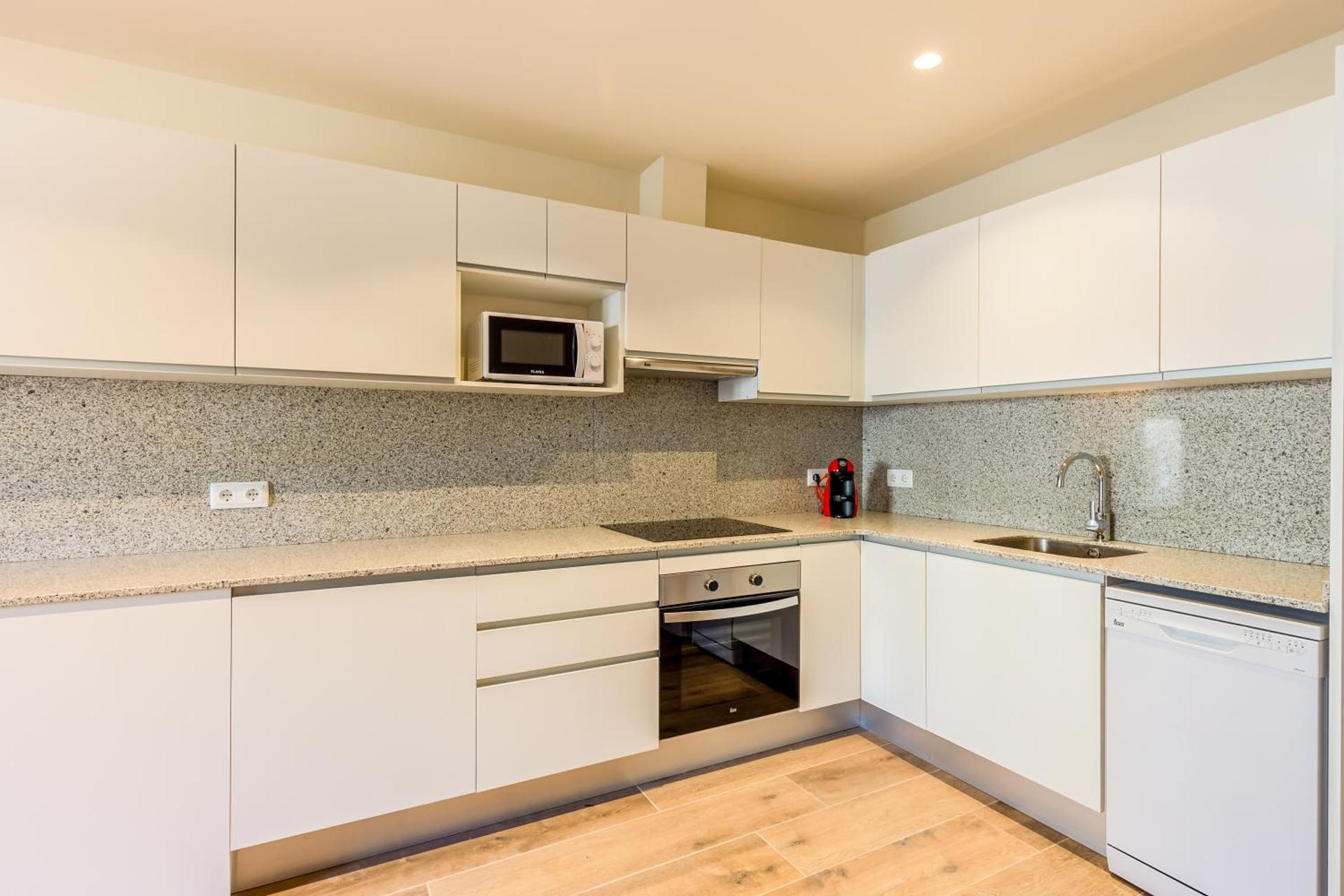 Can Cintet 2-1,Nuevo Apartamento Moderno en Besalú