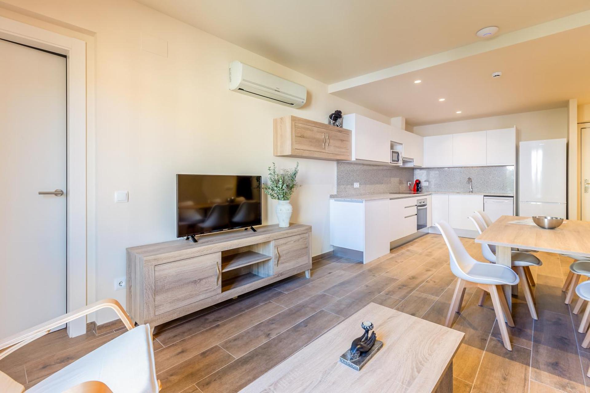 Can Cintet 2-1,Nuevo Apartamento Moderno en Besalú