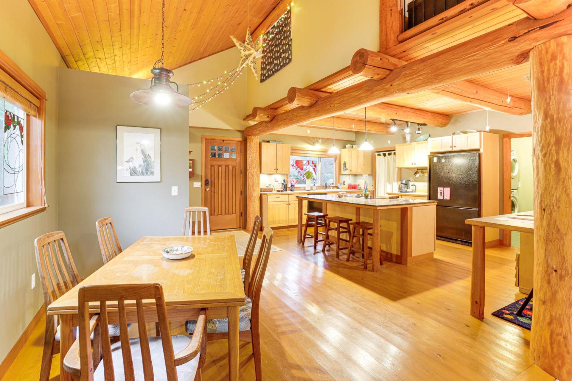 11 Mi to Olympic NP Port Angeles Retreat with Deck