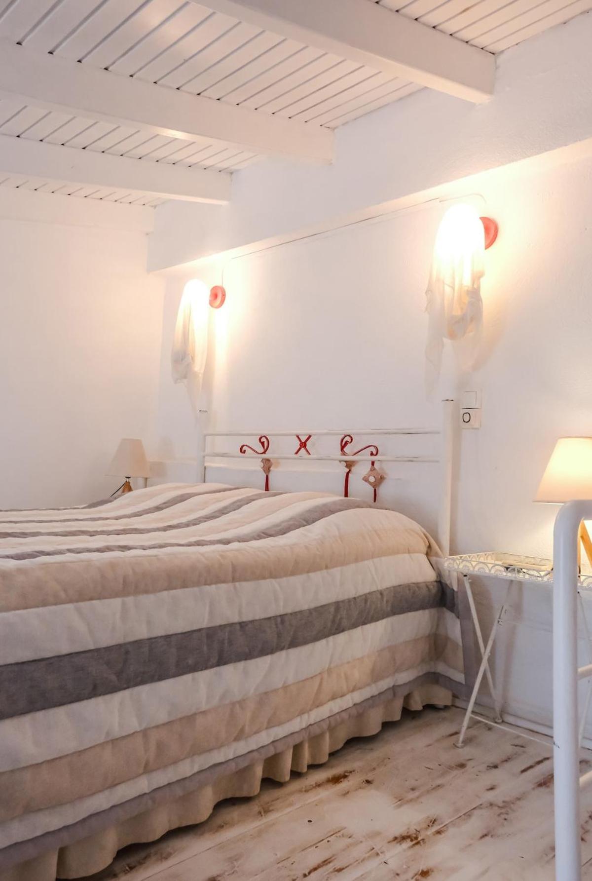 Aristomenis House Lentas