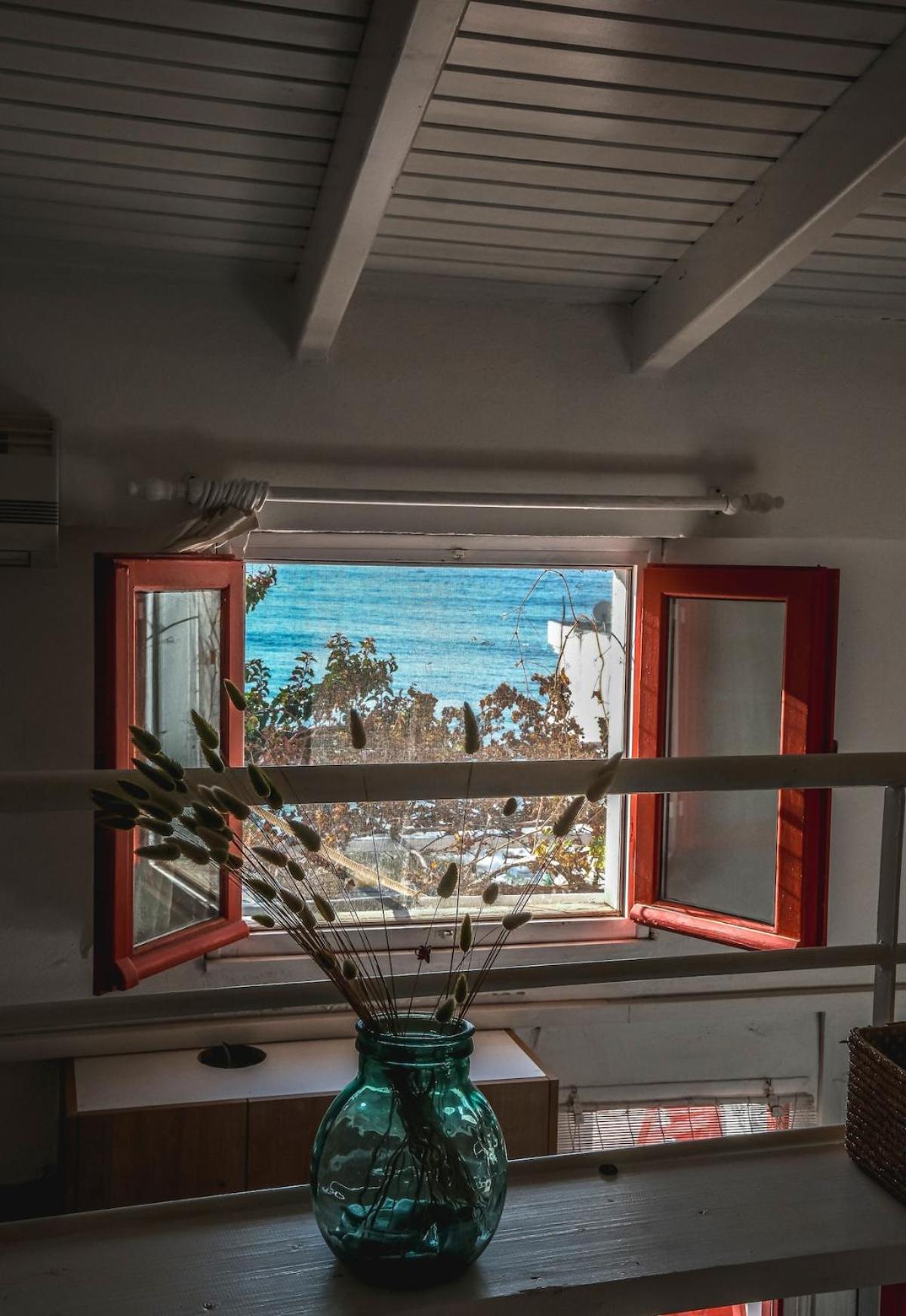 Aristomenis House Lentas