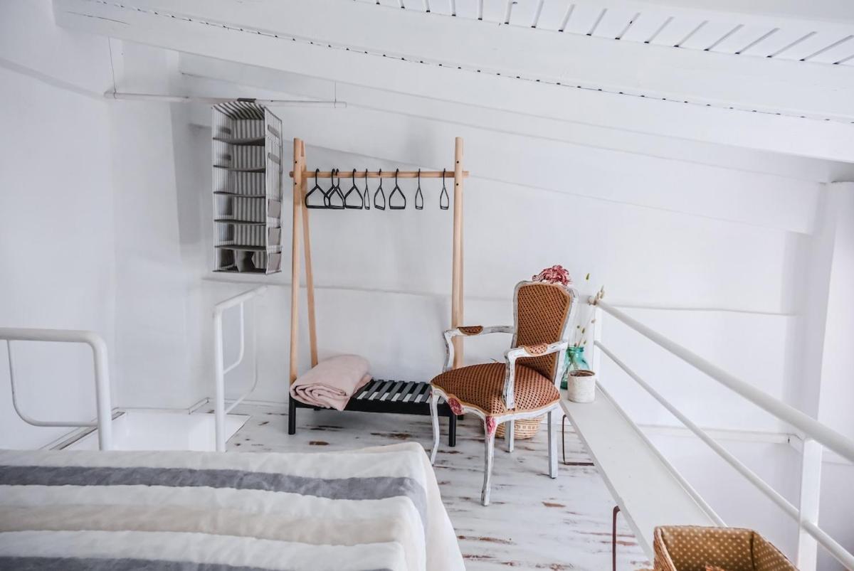 Aristomenis House Lentas