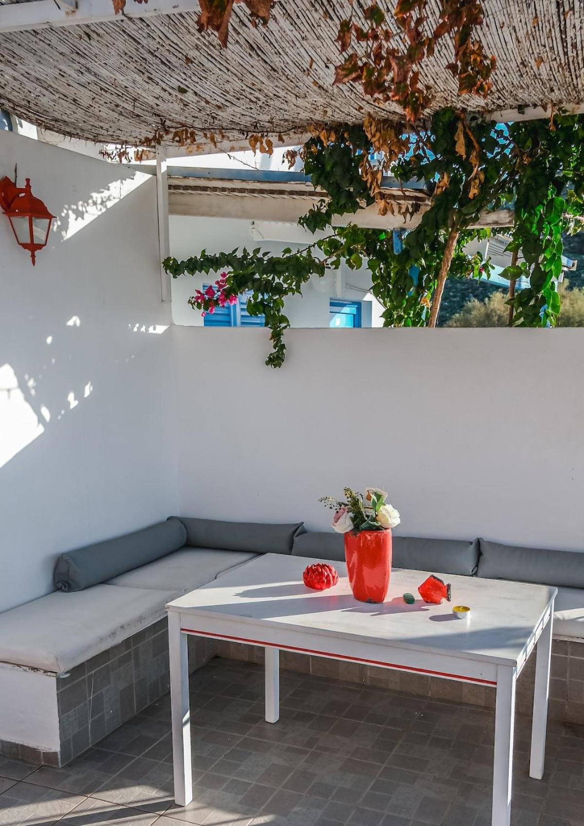 Aristomenis House Lentas