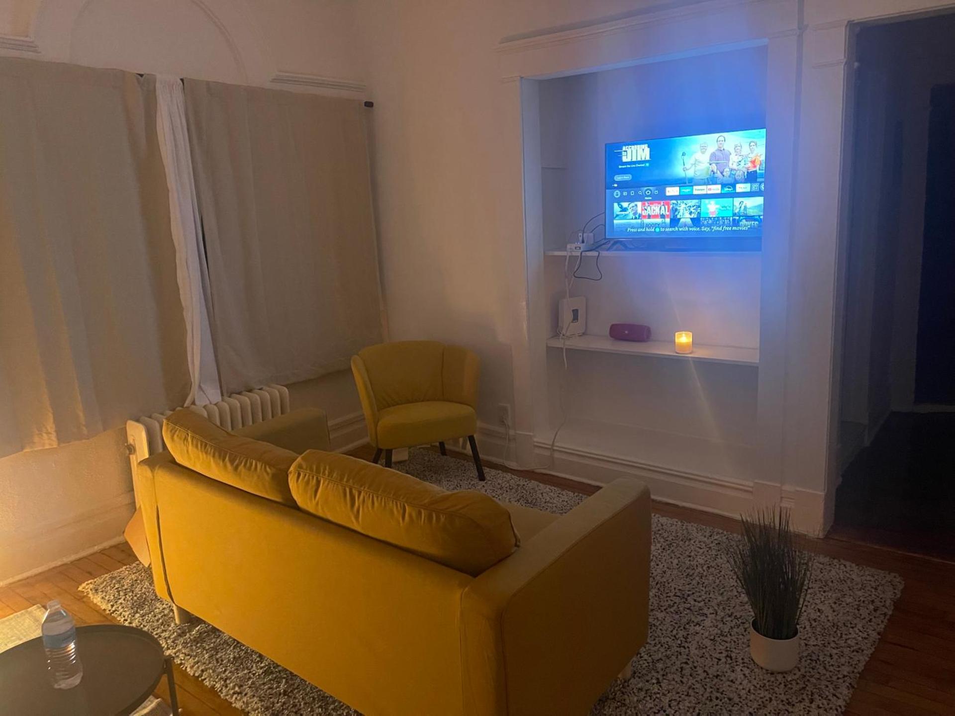 Communal lounge/ TV room