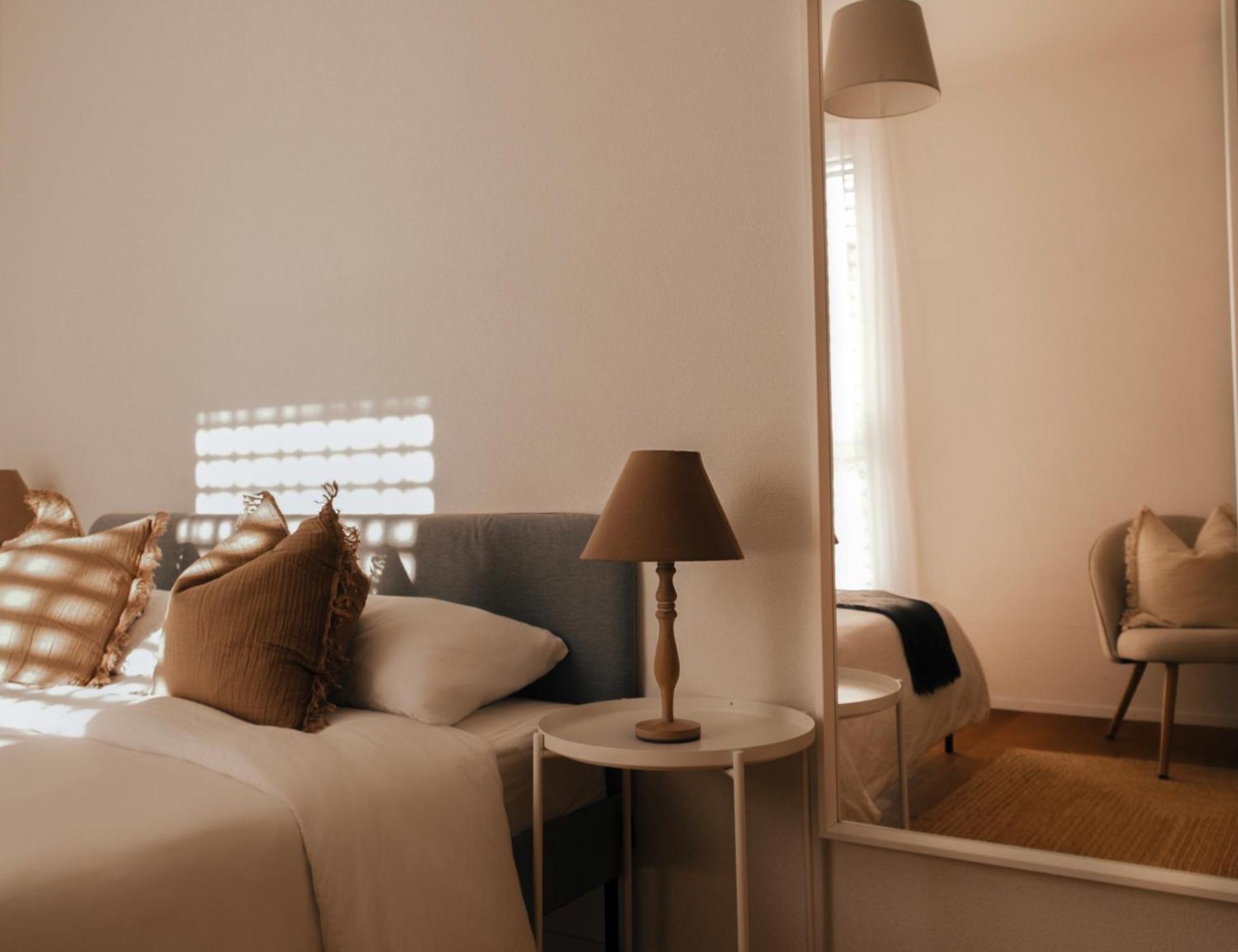 Lakeview Homestay - Private Guest Rooms & Bathroom