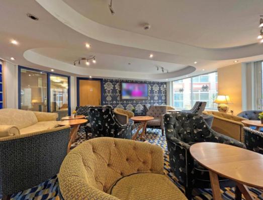 Communal lounge/ TV room