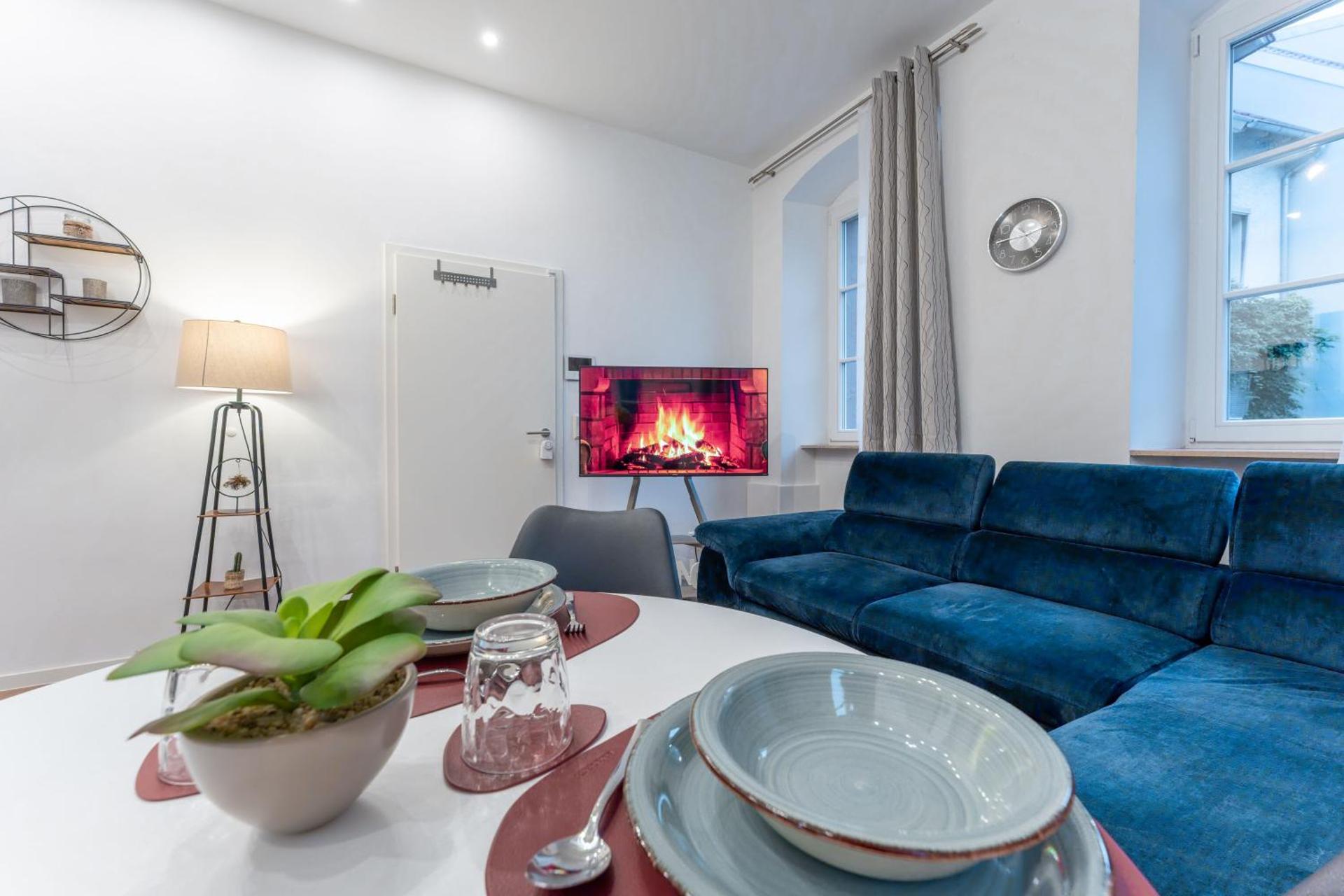 LiT LiVING - Luxus - Box SprIng - WH Old Town - Parking