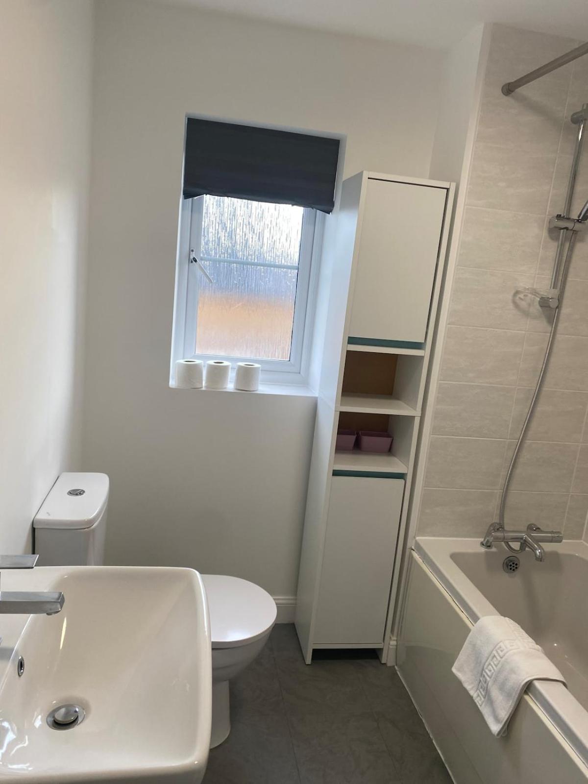 4 Bed Station Garden House