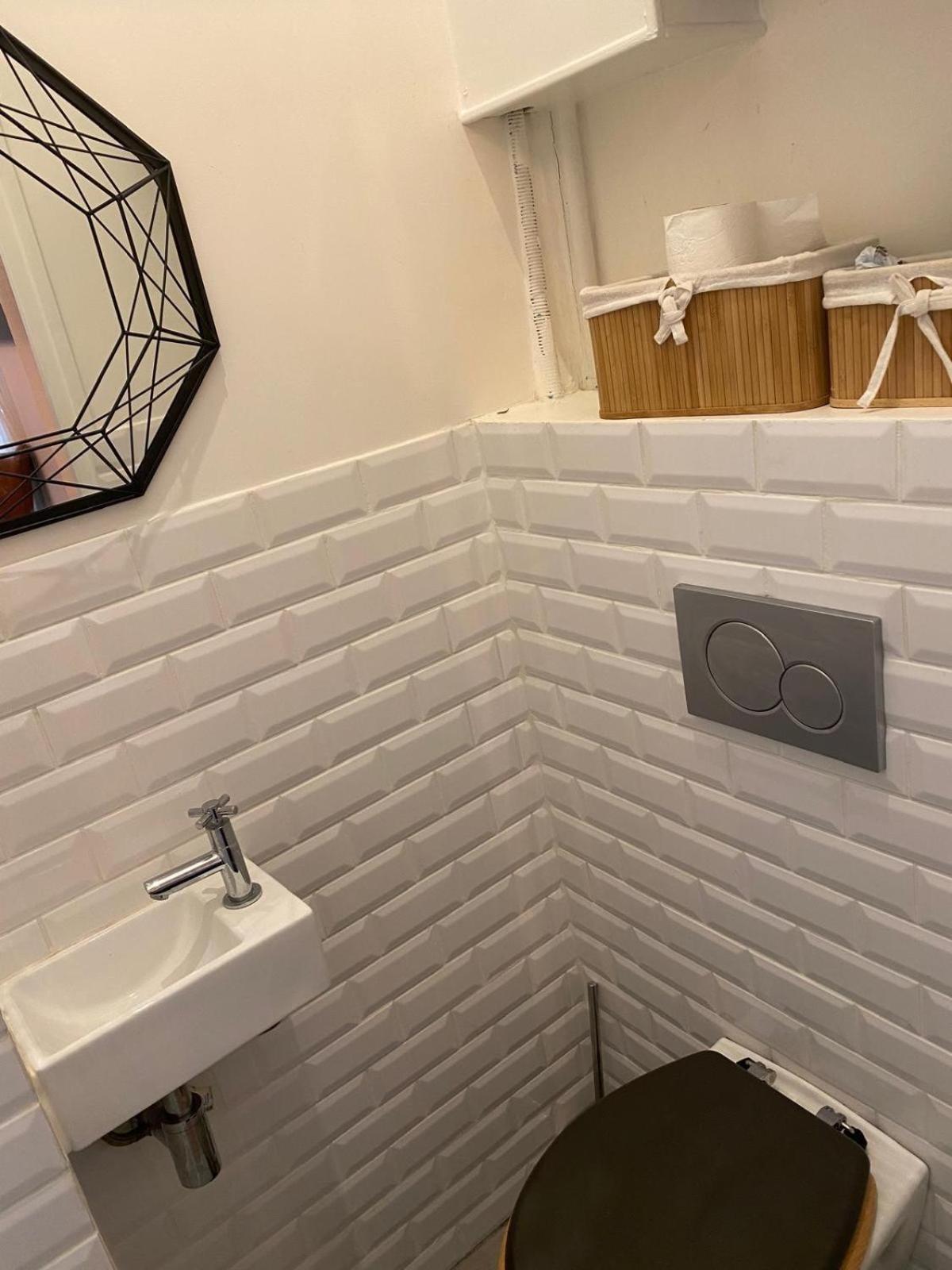 Chic Stay near Louvre & Eiffel Tour