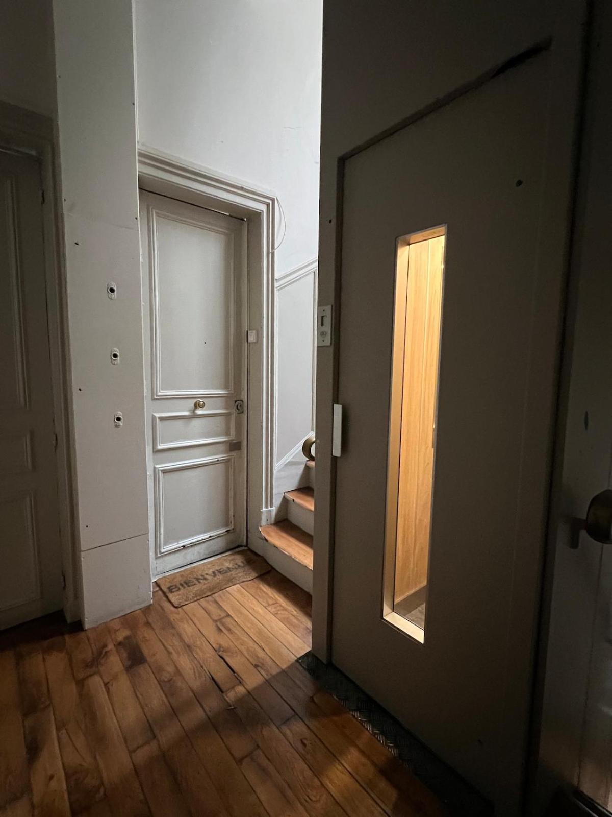 Chic Stay near Louvre & Eiffel Tour