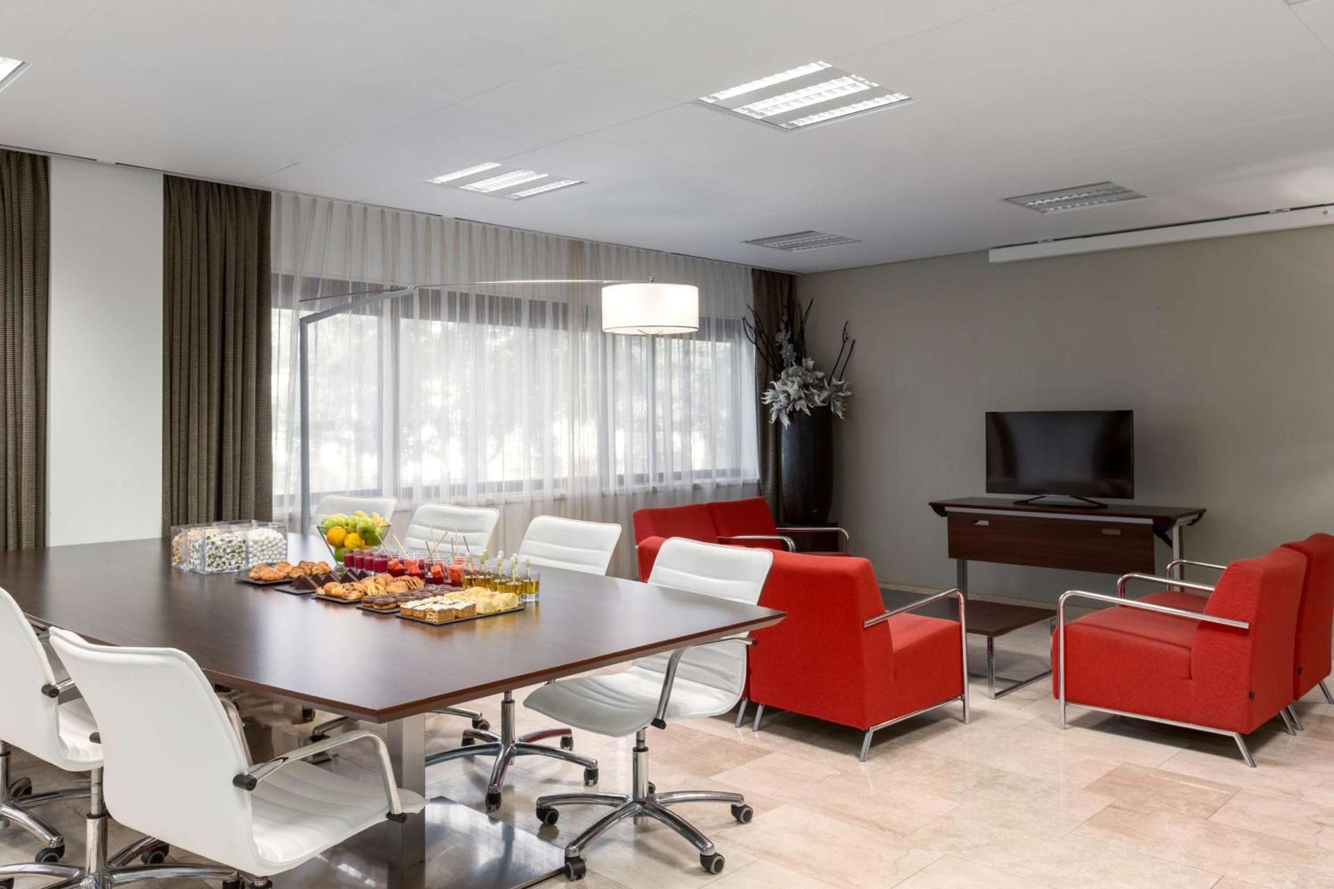 Meeting/conference room