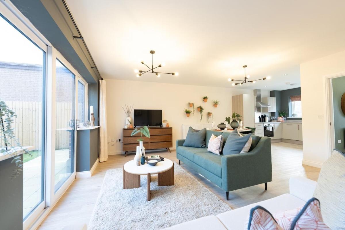 The Show Home - Grange Meadows 7 Adults 2 Kids