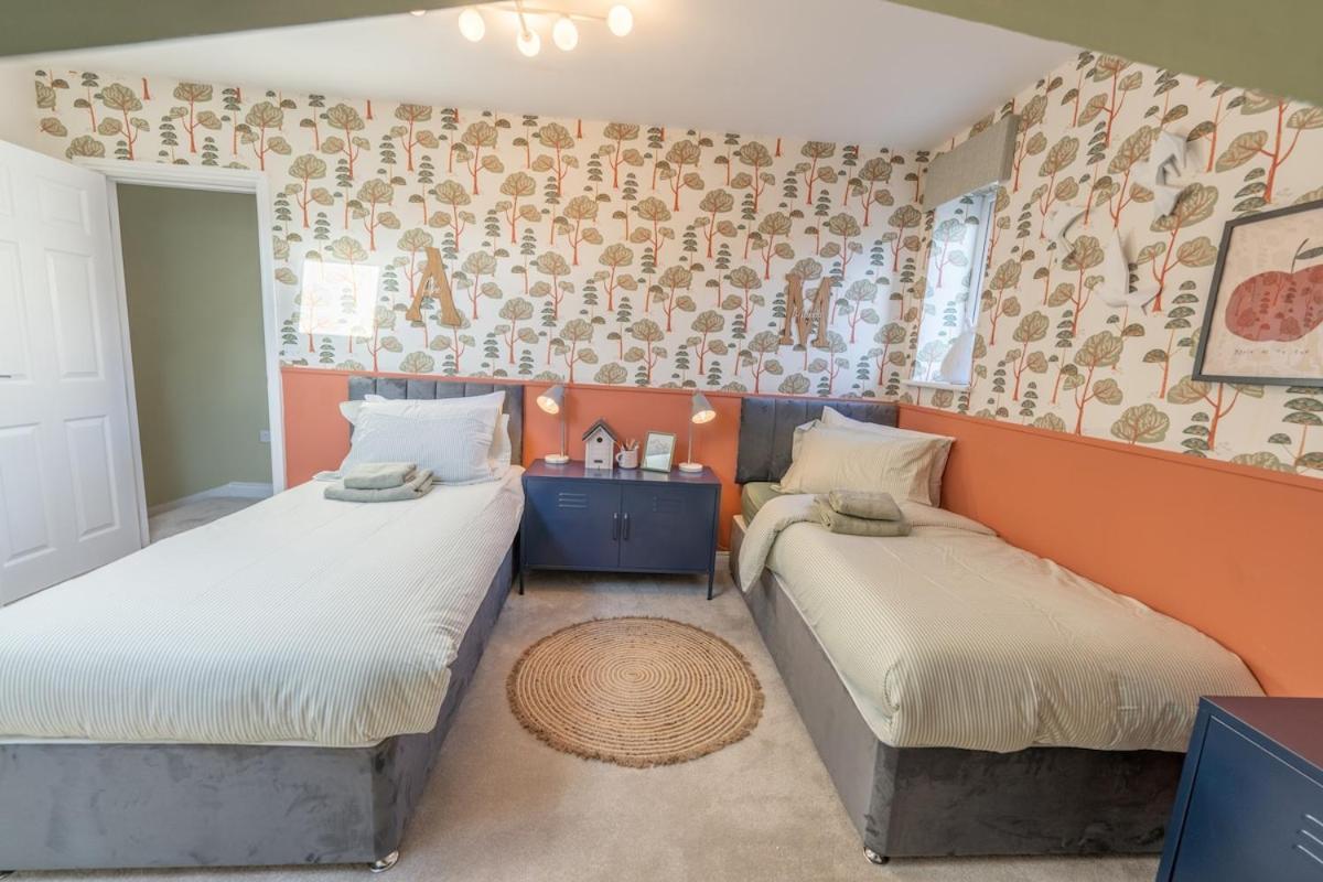 The Show Home - Grange Meadows 7 Adults 2 Kids