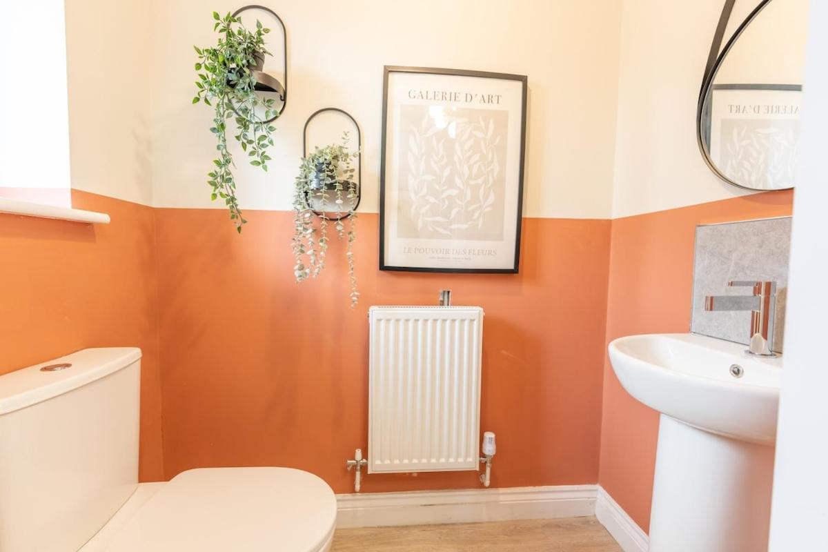 The Show Home - Grange Meadows 7 Adults 2 Kids