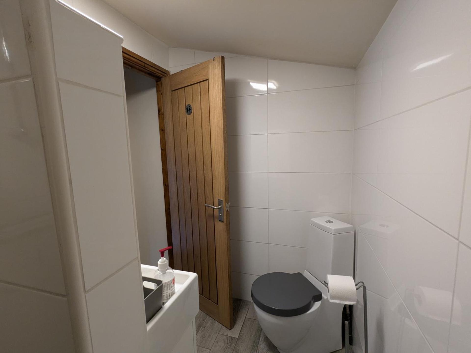 Cozy Cottage Close to Haworth Sleeps 2 with Garden