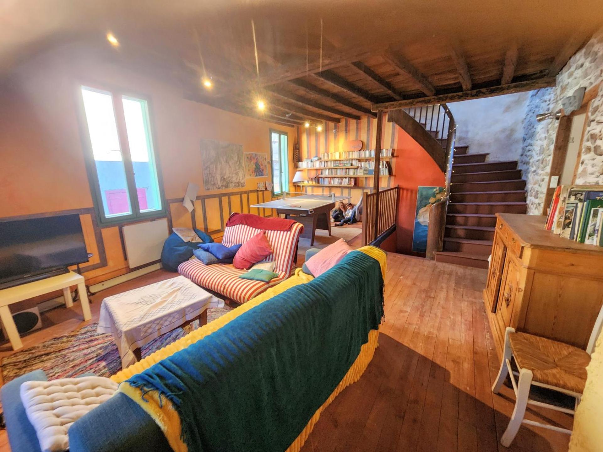 Communal lounge/ TV room