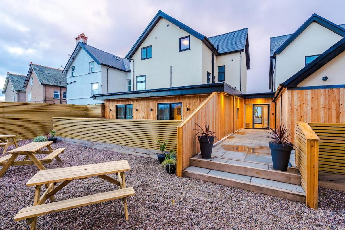 Modern Amenities and Luxury Finishes