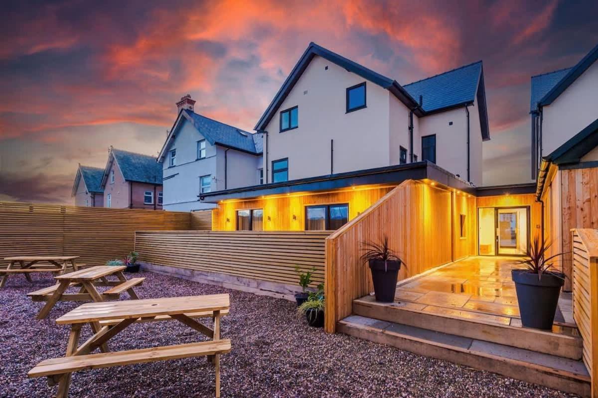 Modern Amenities and Luxury Finishes