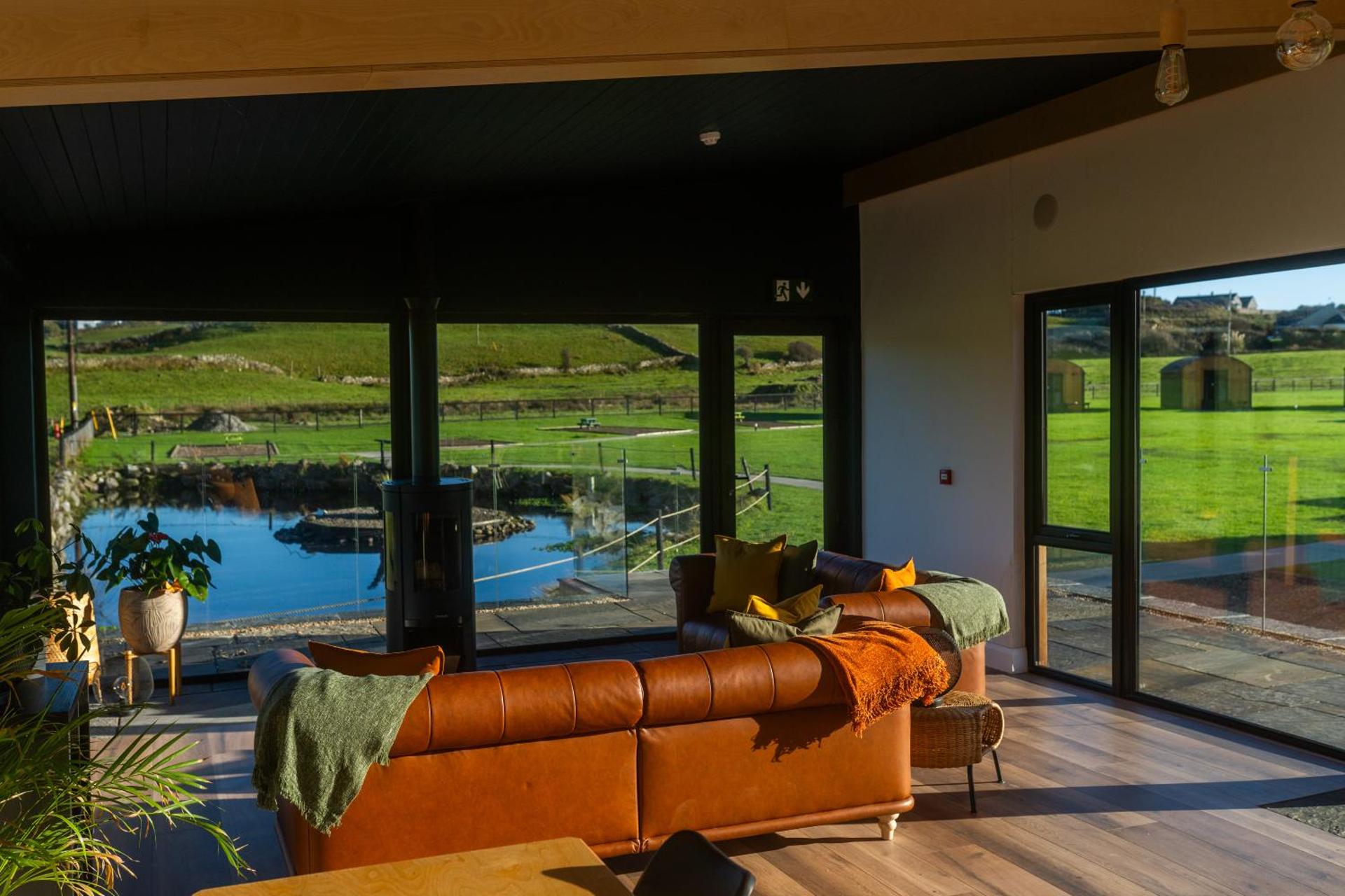 Communal lounge/ TV room