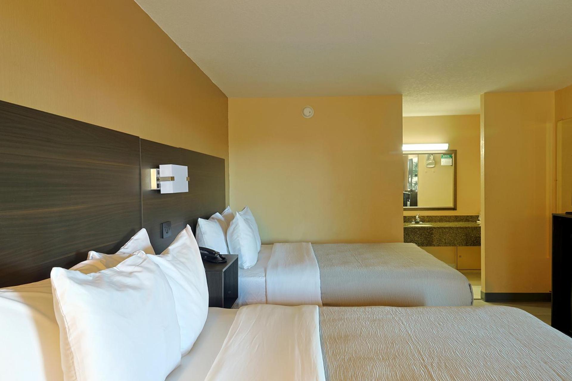 Queen Room with Two Queen Beds - Non-Smoking