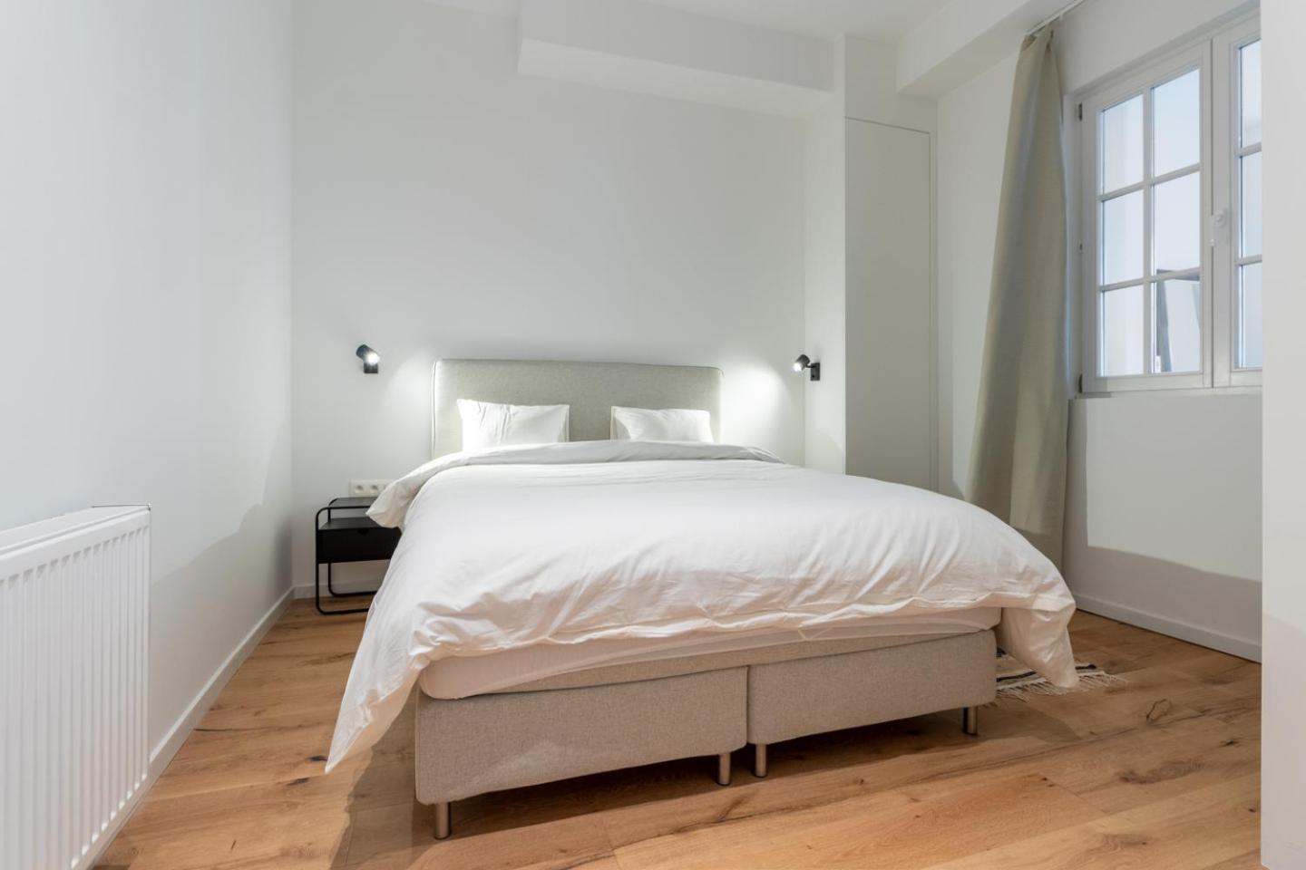 Sleek City Stays - Urban Elegance in the Heart of Ghent