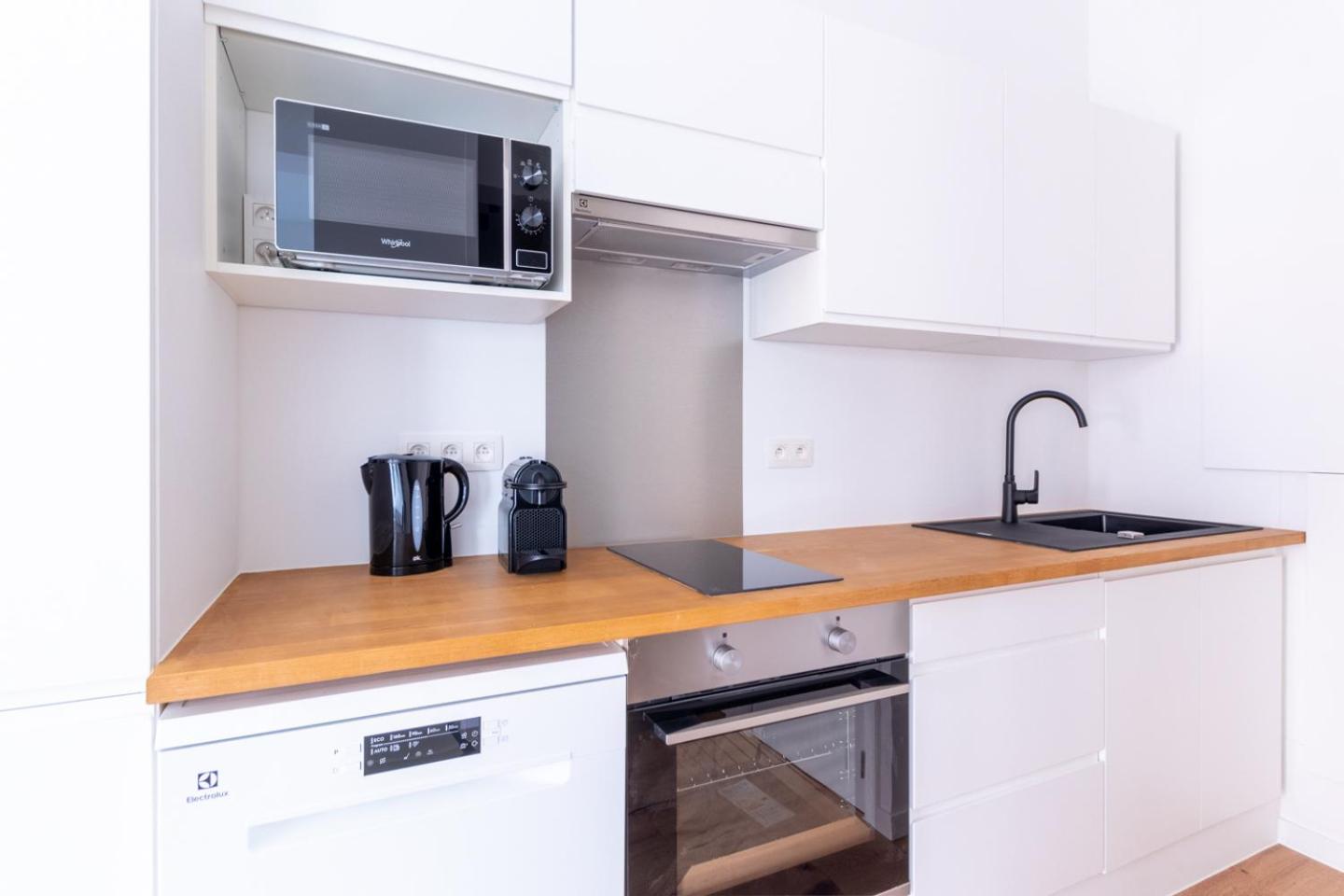 Sleek City Stays - Urban Elegance in the Heart of Ghent