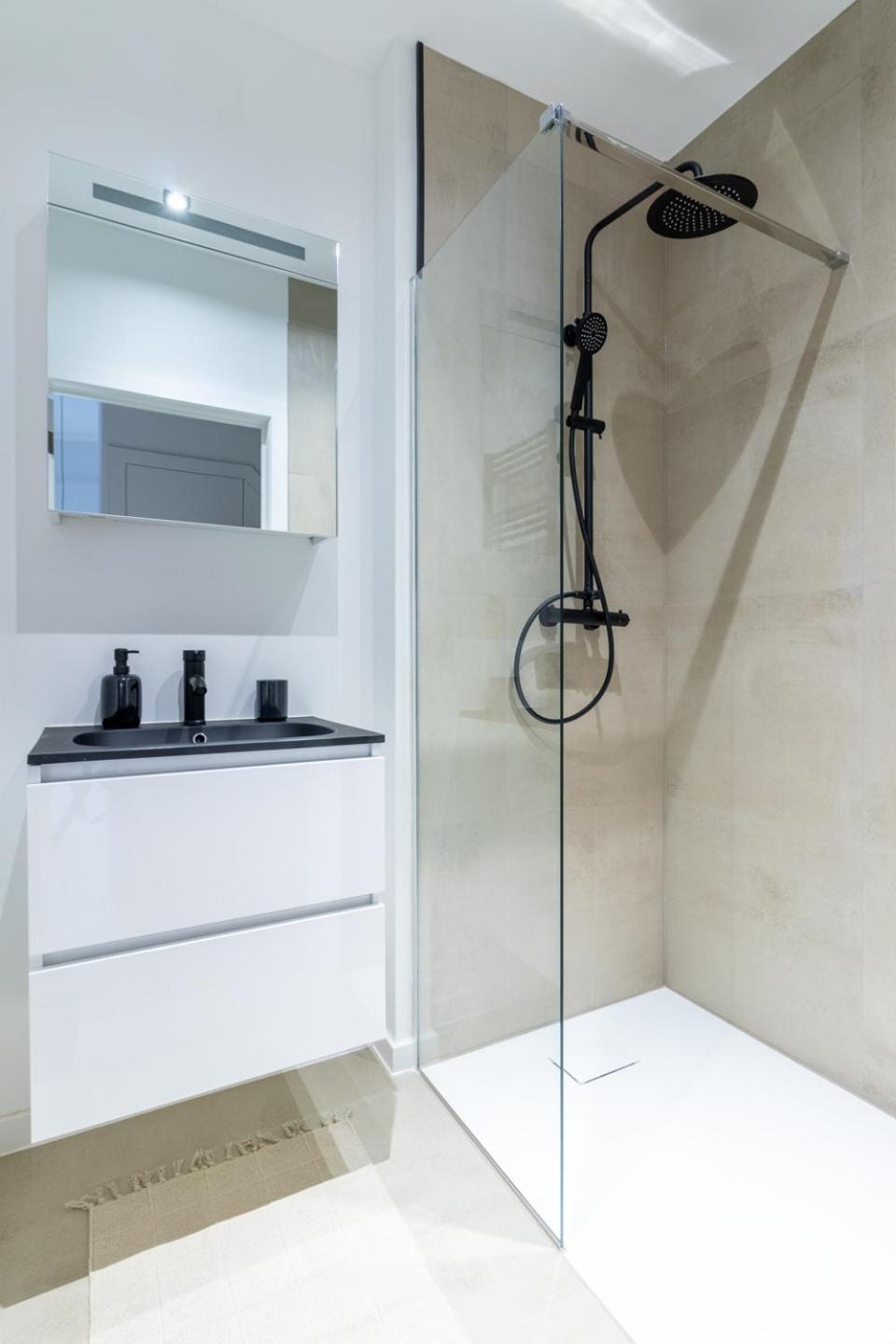 Sleek City Stays - Urban Elegance in the Heart of Ghent