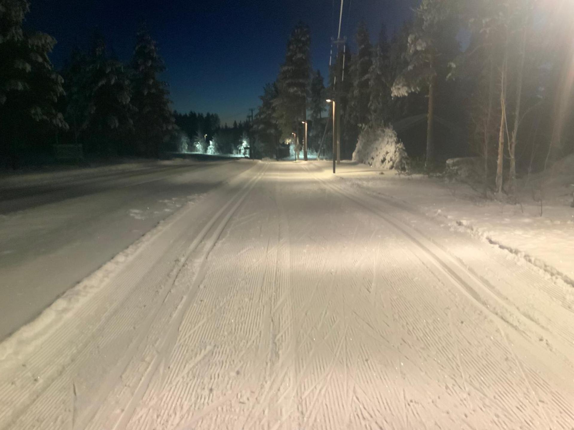 Saunaharju 5 järven rannalla