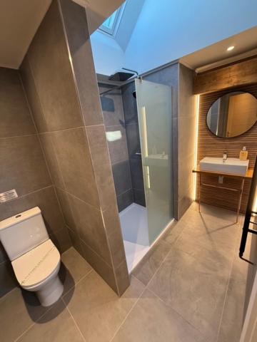 Cedar Barn - Nantwich, with Hot Tub