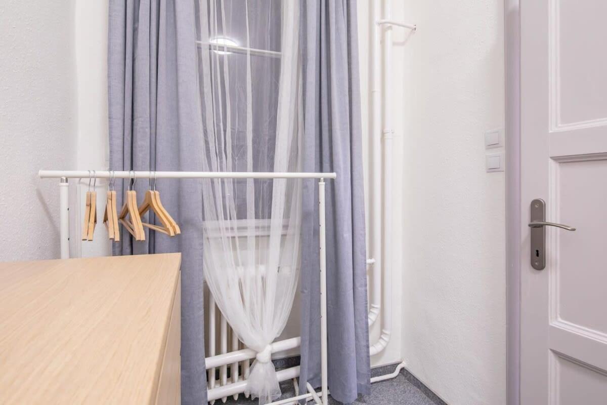 Central Large and Comfy Apartment