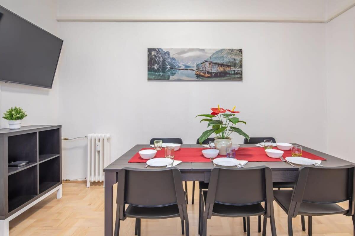 Central Large and Comfy Apartment