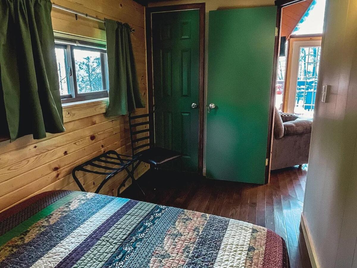 Edgewater Escape, Hocking Hills, Hot Tub, Pond