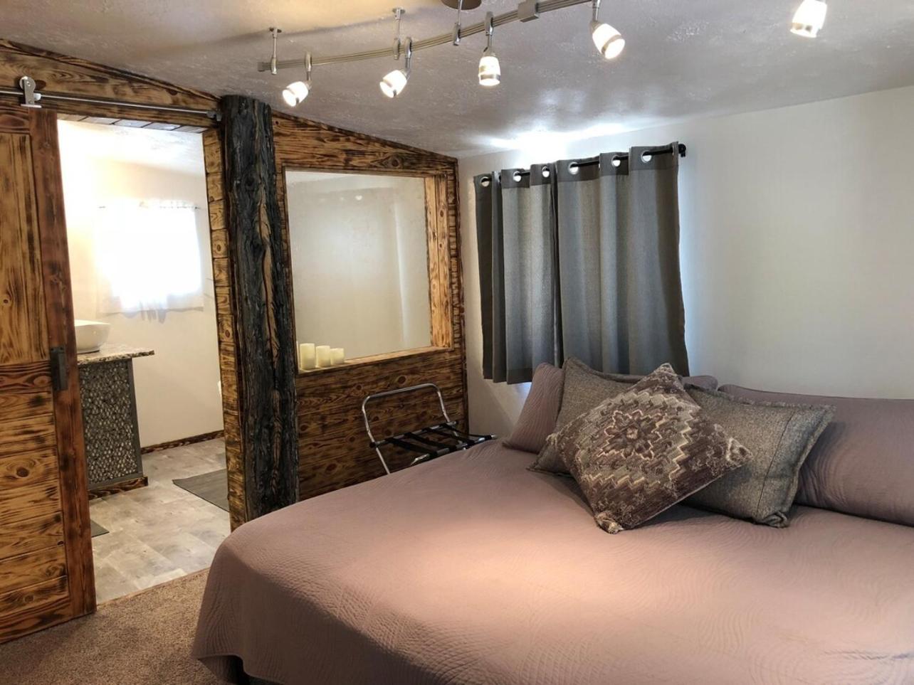 Our Little Patch of Heaven Cottage East Zion