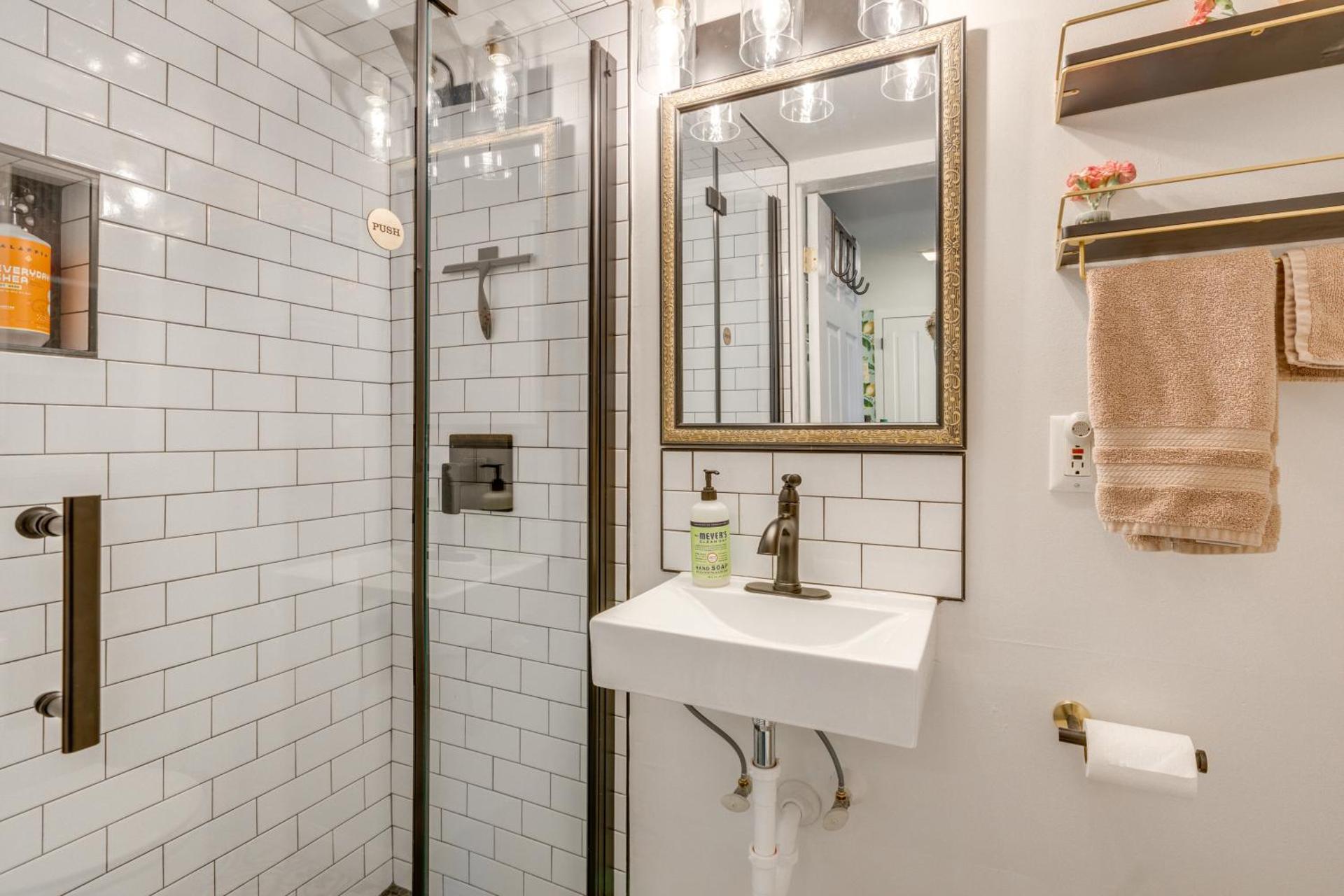 Charming Getaway Less Than 1 Mi to Downtown Lambertville!