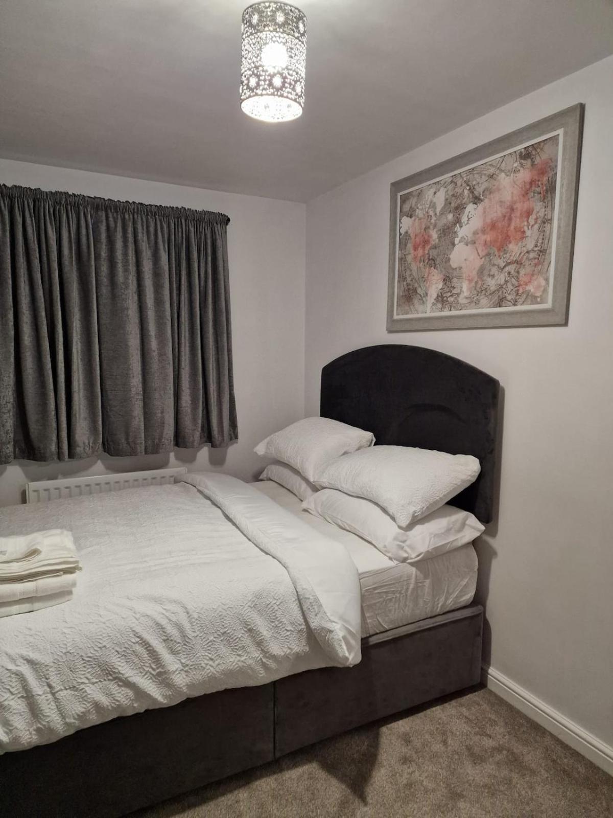 Entire 3 bedroom luxurious house, Wigan , Manchester