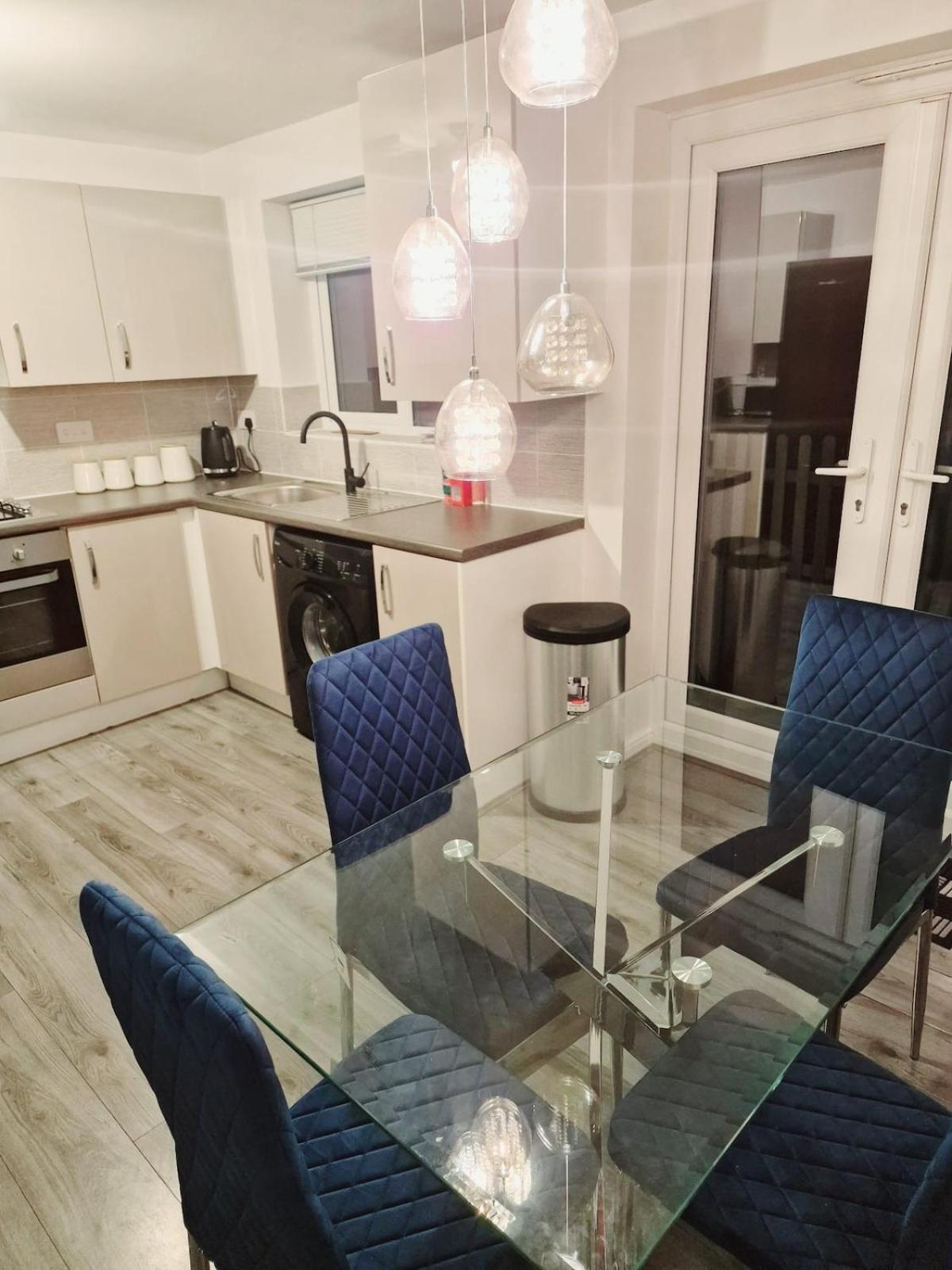 Entire 3 bedroom luxurious house, Wigan , Manchester