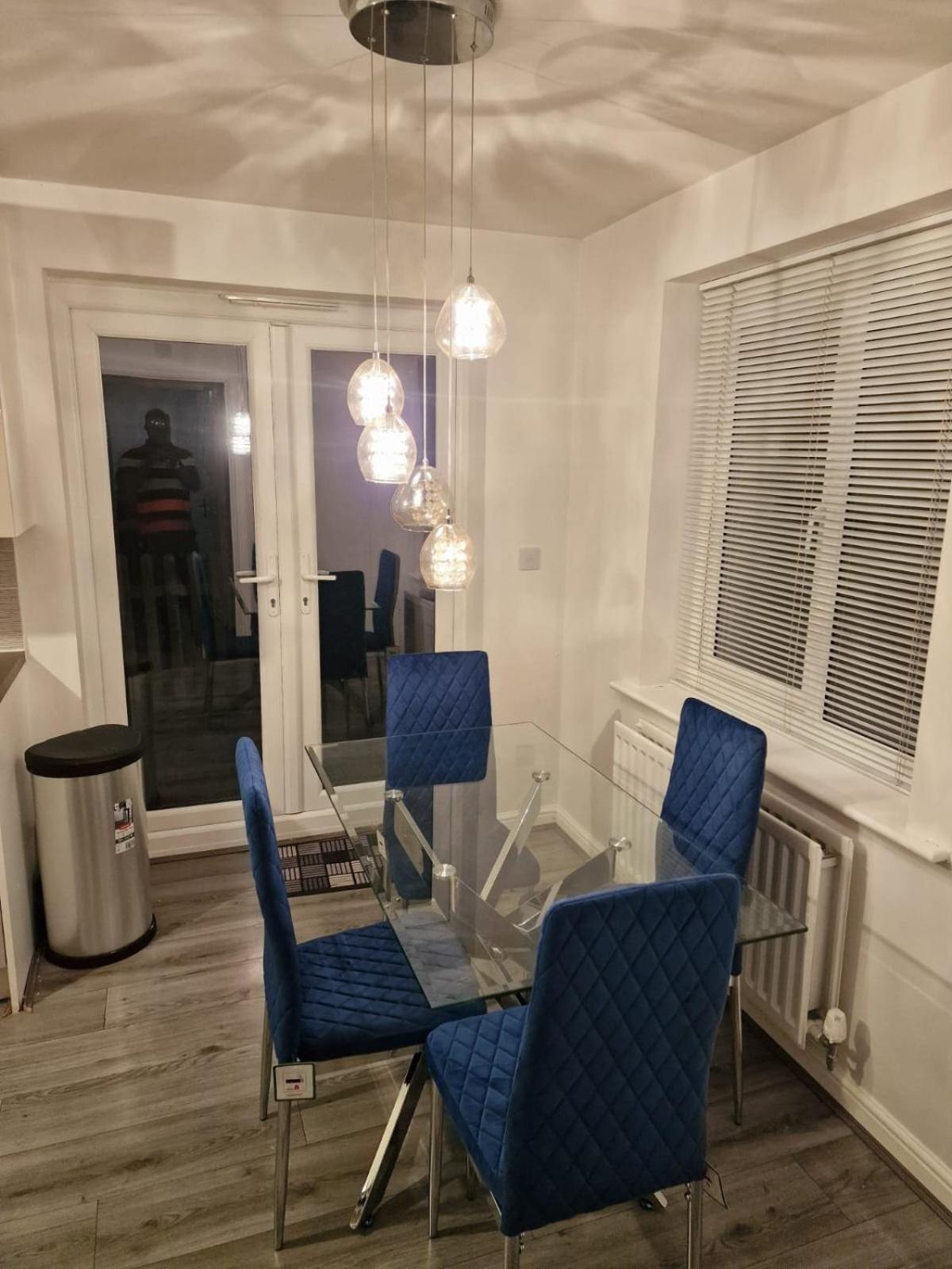 Entire 3 bedroom luxurious house, Wigan , Manchester