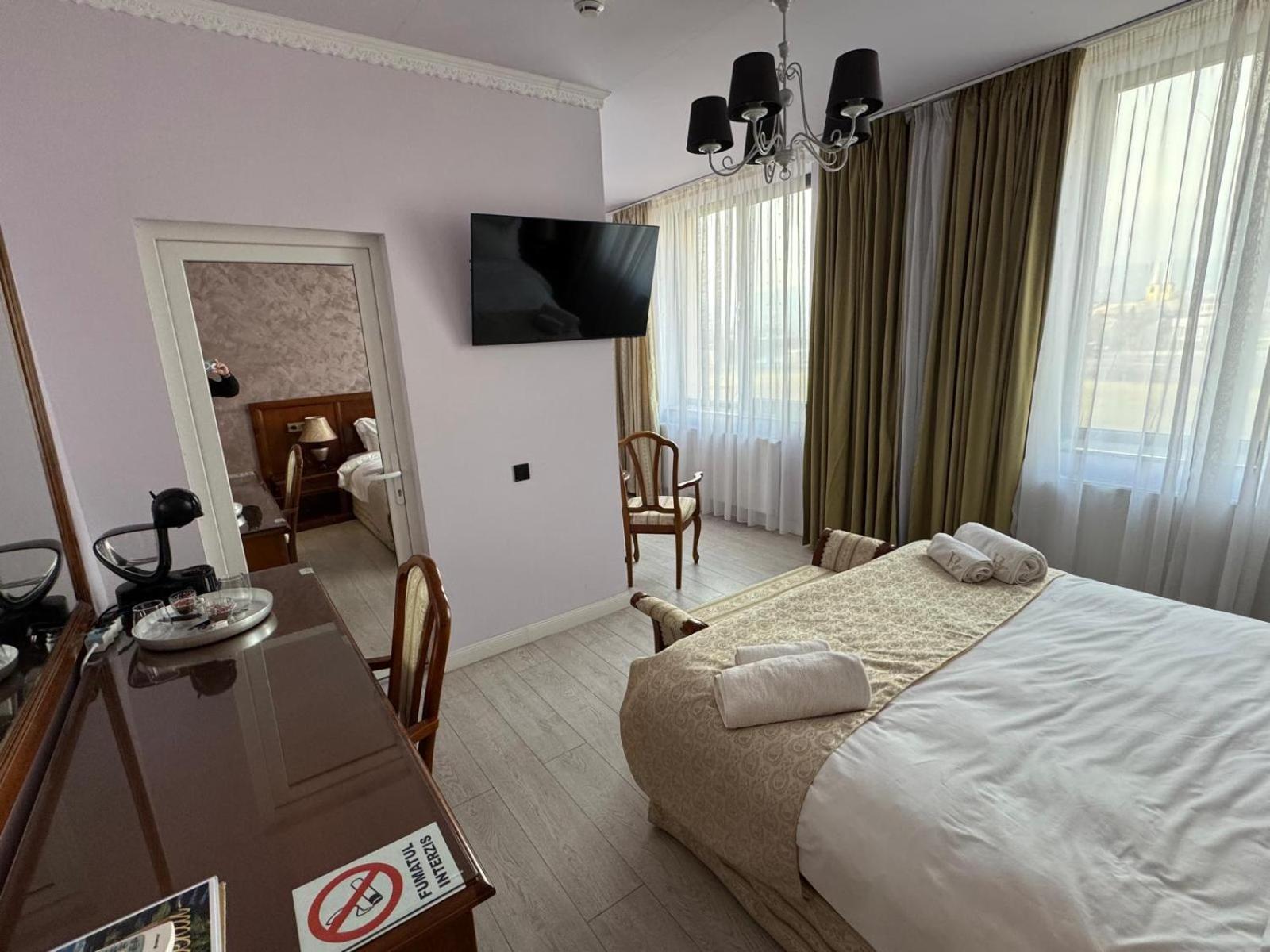 Deluxe Double Room with Bath