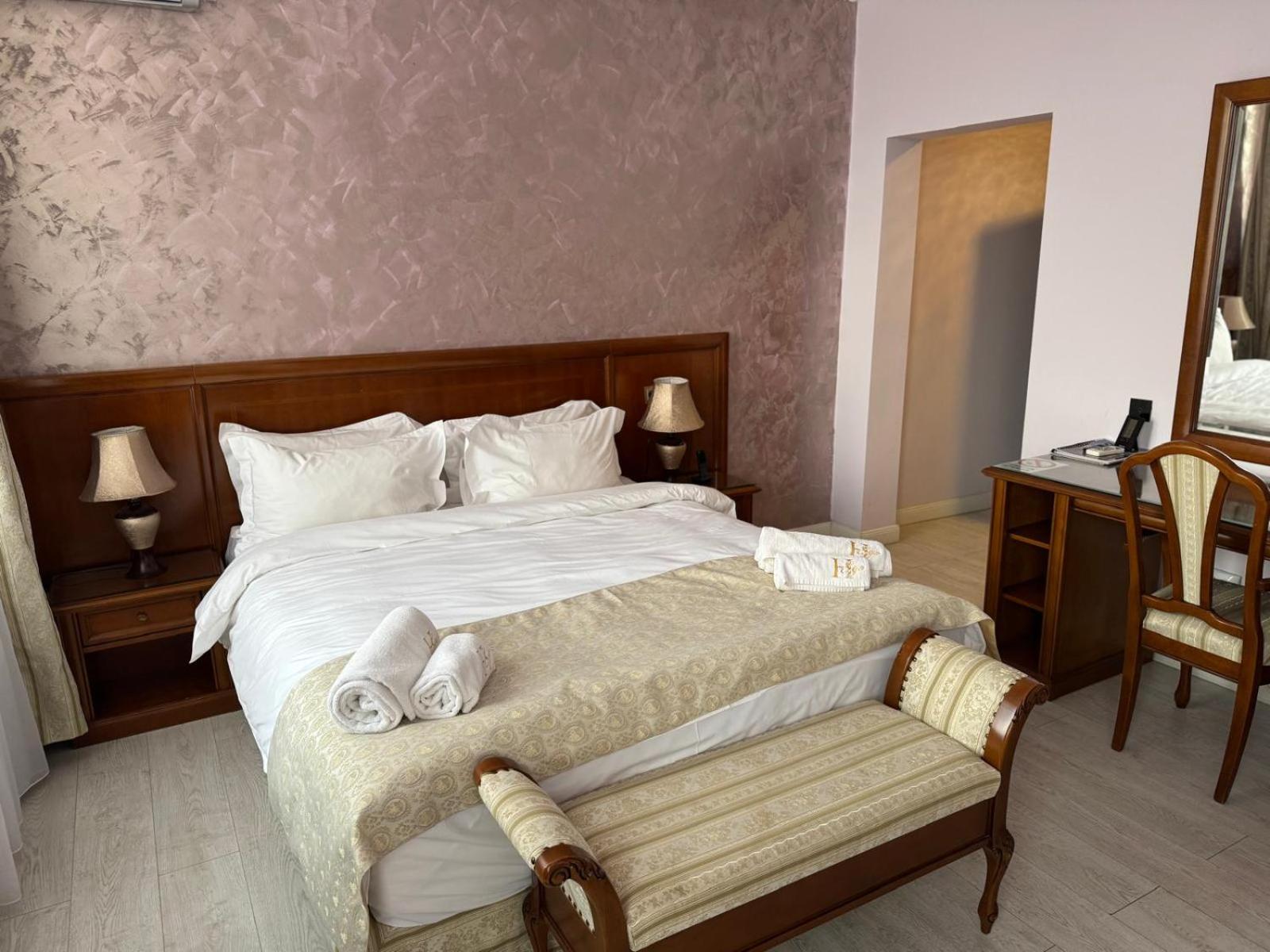 Deluxe Double Room with Bath