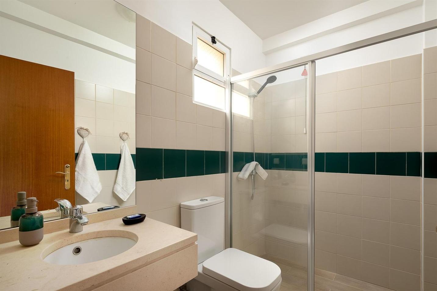 Perola Views Inn by Homie