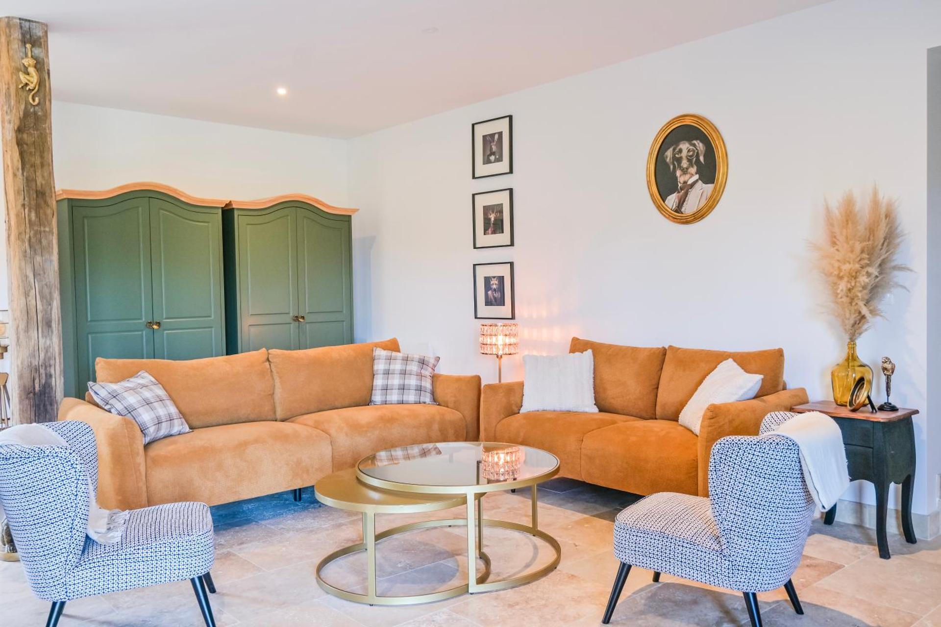 Communal lounge/ TV room